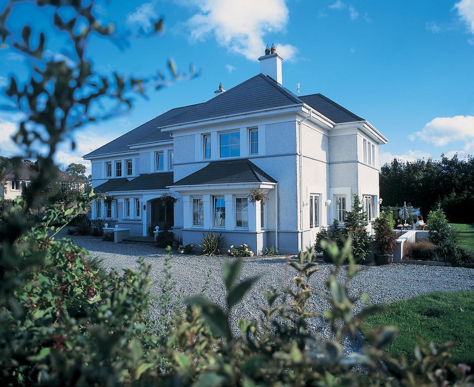 Killarney Lodge Exterior photo